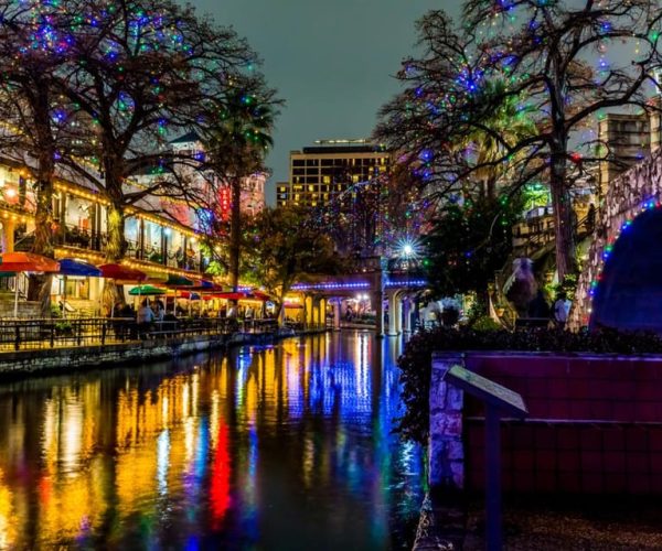 Enchanted Christmas Stroll: San Antonios Festive Gems – San Antonio, Texas